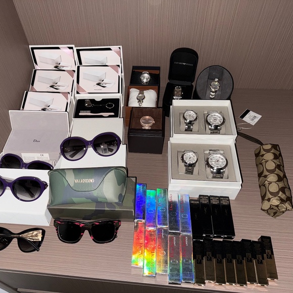 LOOKING FOR OFFERS - Picture 1 of 2